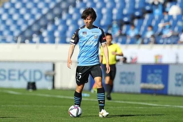大哥指导！补水时间，内马尔和维尼修斯、吉马良斯聊一聊